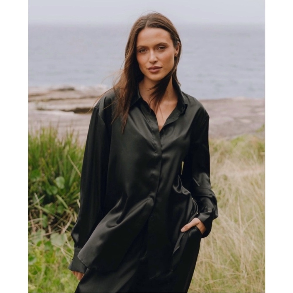Daily Drills Silky Button Down‎ Shirt in Black